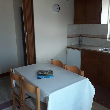 Aparmani Karolina Guest house *