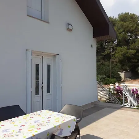 Guest house Aparmani Karolina